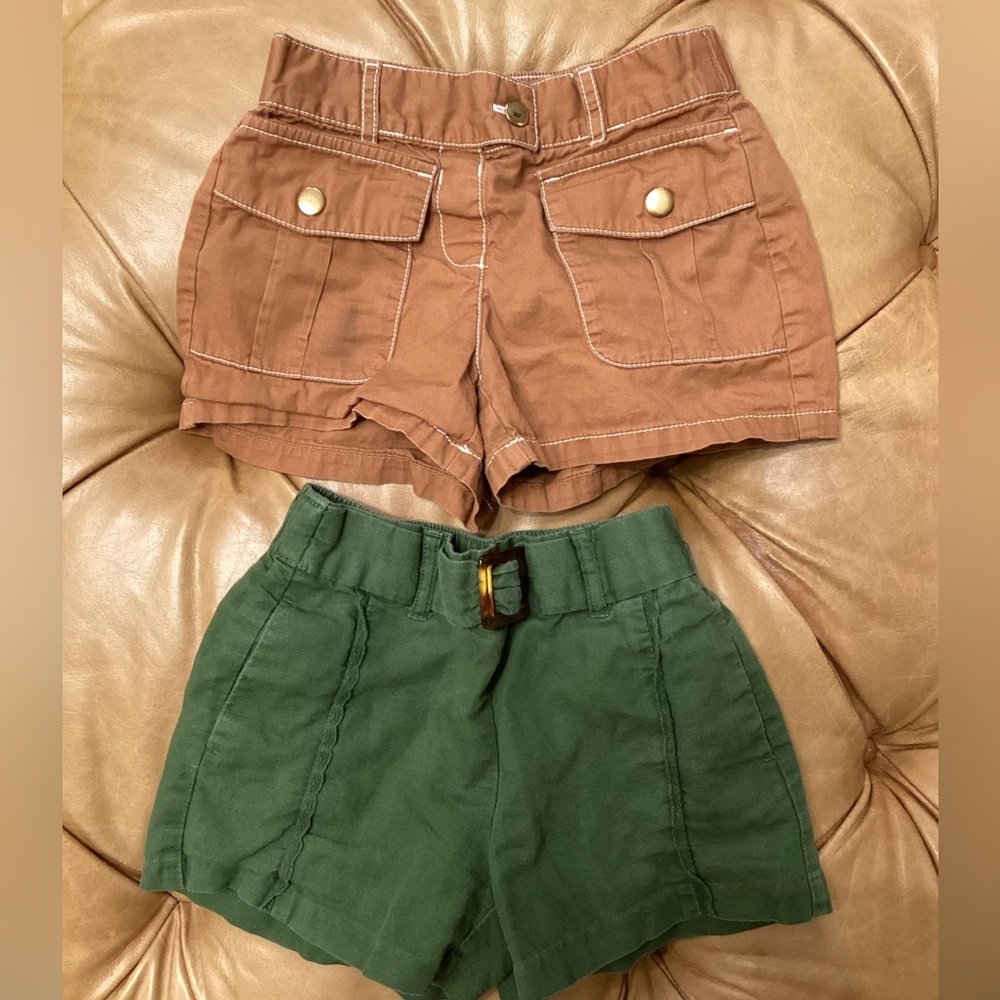 EUC 2 pairs of Janie and Jack shorts size 5 green and tan